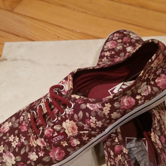 Vans Shoes - Women's floral Vans sz 8